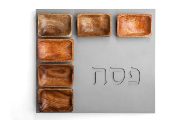 קערת ליל הסדר מבטון אפור עם קעריות לבחירה - תמונה ראשית - פריטי עיצוב ומתנות מקוריות | ביתן המלכים