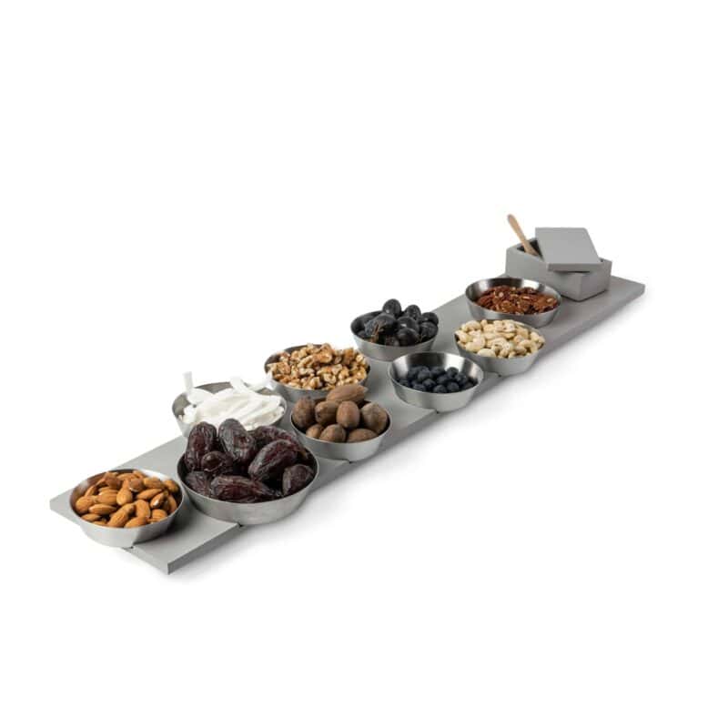 מגש הגשה מרכזי מעוצב מבטון אפור עם צלוחיות | ביתן המלכים