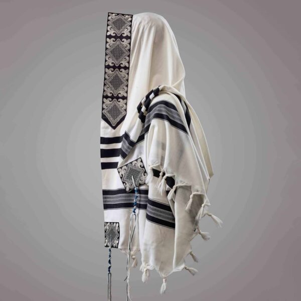 טלית צמר יוקרתית מהודרת לחתן דגם ITAY - תמונה ראשית - טליתות יוקרתיות בעבודת יד | ביתן המלכים