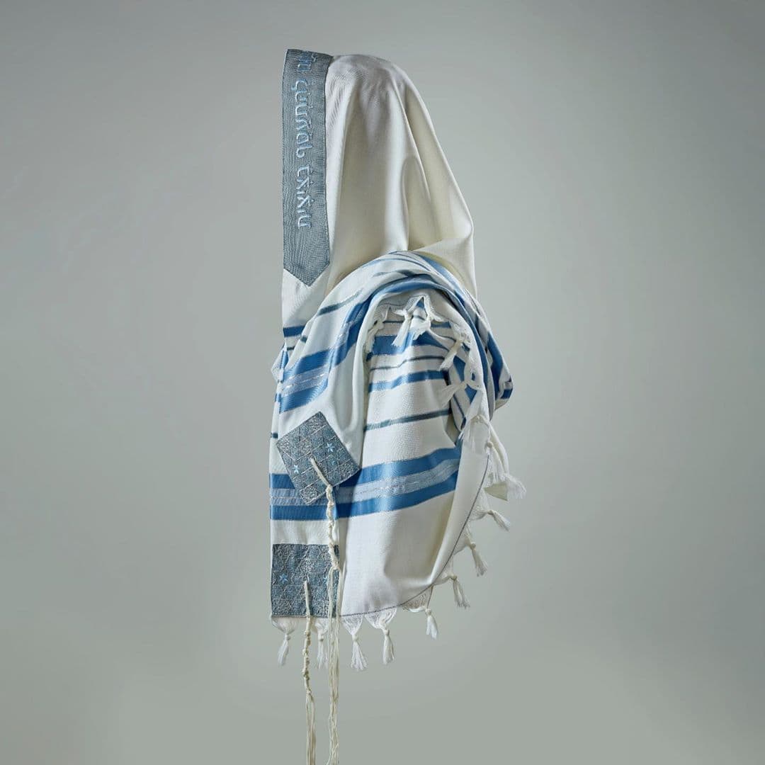 טלית עבודת יד מהודרת לחתן מצמר רחלים דגם ADAM | ביתן המלכים