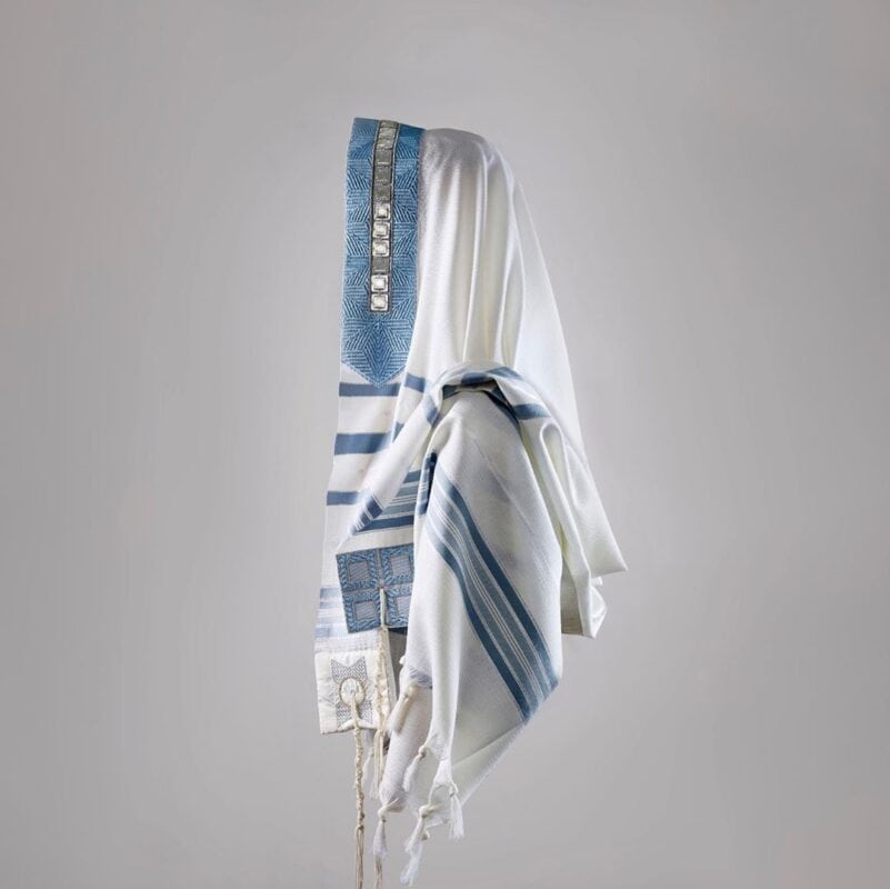 טלית צמר מהודרת עבודת יד דו צדדית דגם AVIAD | ביתן המלכים