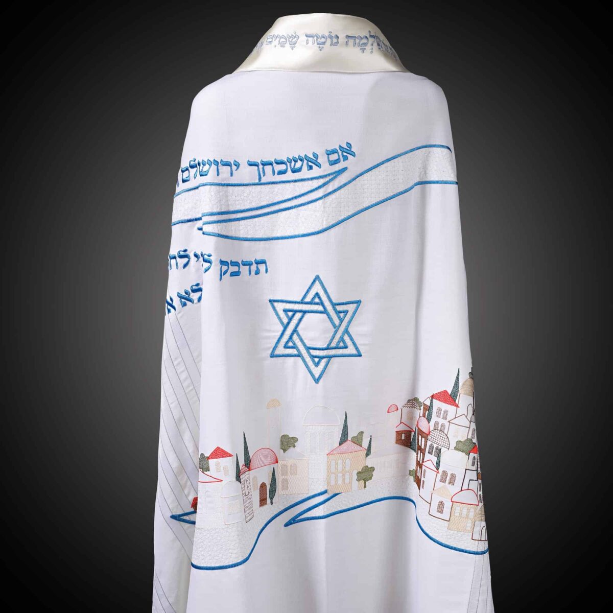 טלית צמר רחלים מהודרת לחתן דגם Eviatar - פרט מקרוב - טליתות יוקרתיות בעבודת יד | ביתן המלכים
