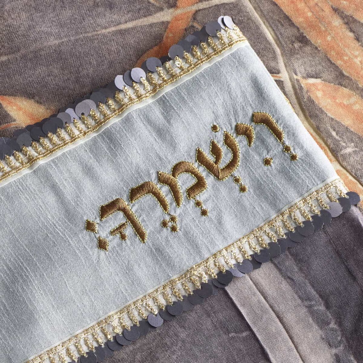טלית צמר מהודרת ומיוחדת עבודת יד דגם Neriah - מבט על הפסים - טליתות יוקרתיות בעבודת יד | ביתן המלכים