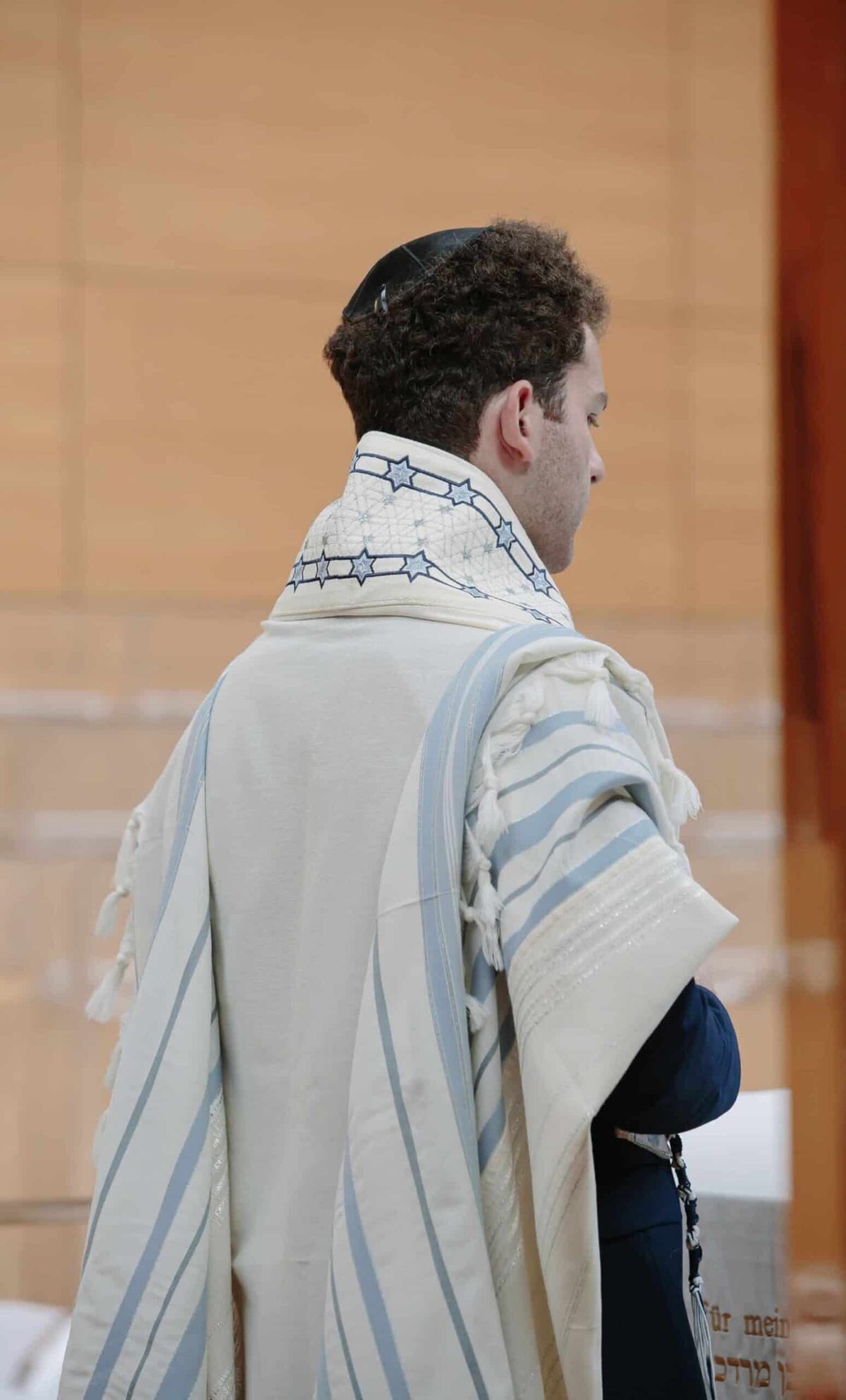 טלית צמר דו צדדית יוקרתית דגם Matanya - מבט על הפסים - טליתות יוקרתיות בעבודת יד | ביתן המלכים