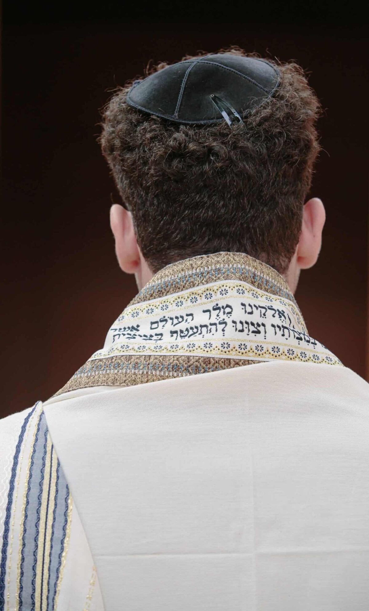 טלית צמר דו צדדית מפוארת דגם Yizhar - תמונה נוספת של הטלית - טליתות יוקרתיות בעבודת יד | ביתן המלכים