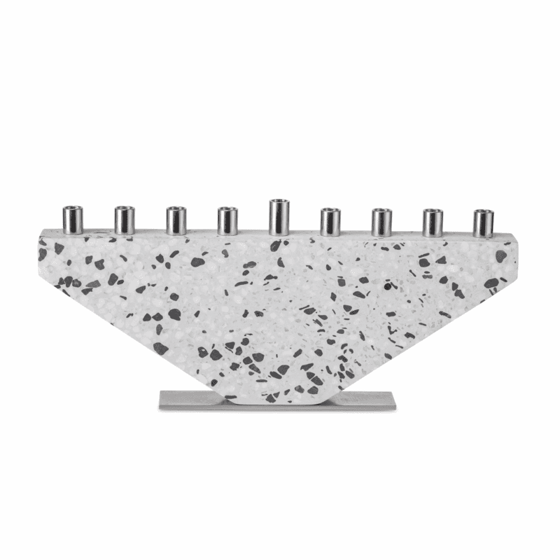 חנוכיה מעוצבת מבטון בסגנון טראצו לנרות או שמן | ביתן המלכים