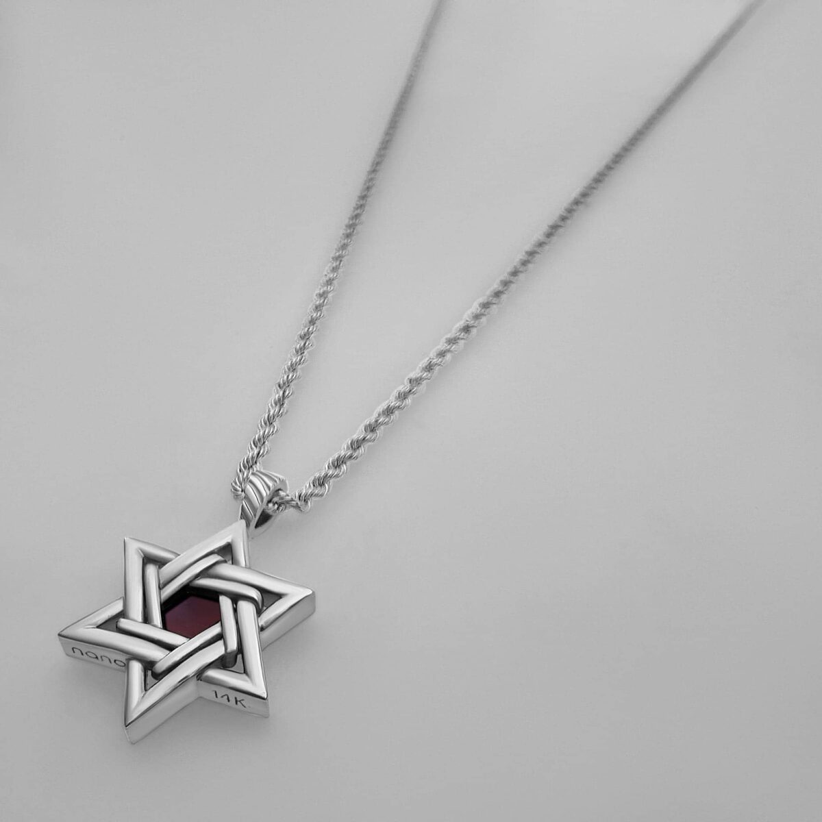 שרשרת מגן דוד מודרני עם תנך דגם צבר - תצוגה מלאה - שרשראות לגברים בעיצוב מודרני | ביתן המלכים