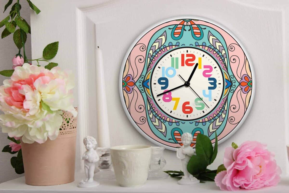 שעון קיר מעוצב  מזכוכית אקרילית דגם 2021 | ביתן המלכים