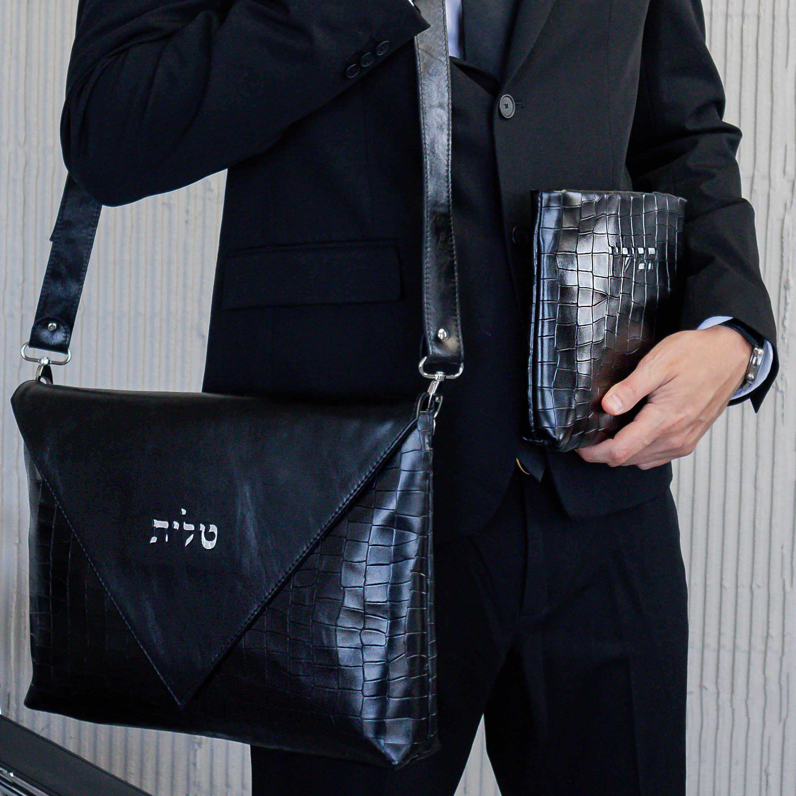 IMG_7134-3-scaled תיק מעטפה טלית ותפילין מעור קרוקו שחור – תמונה 1