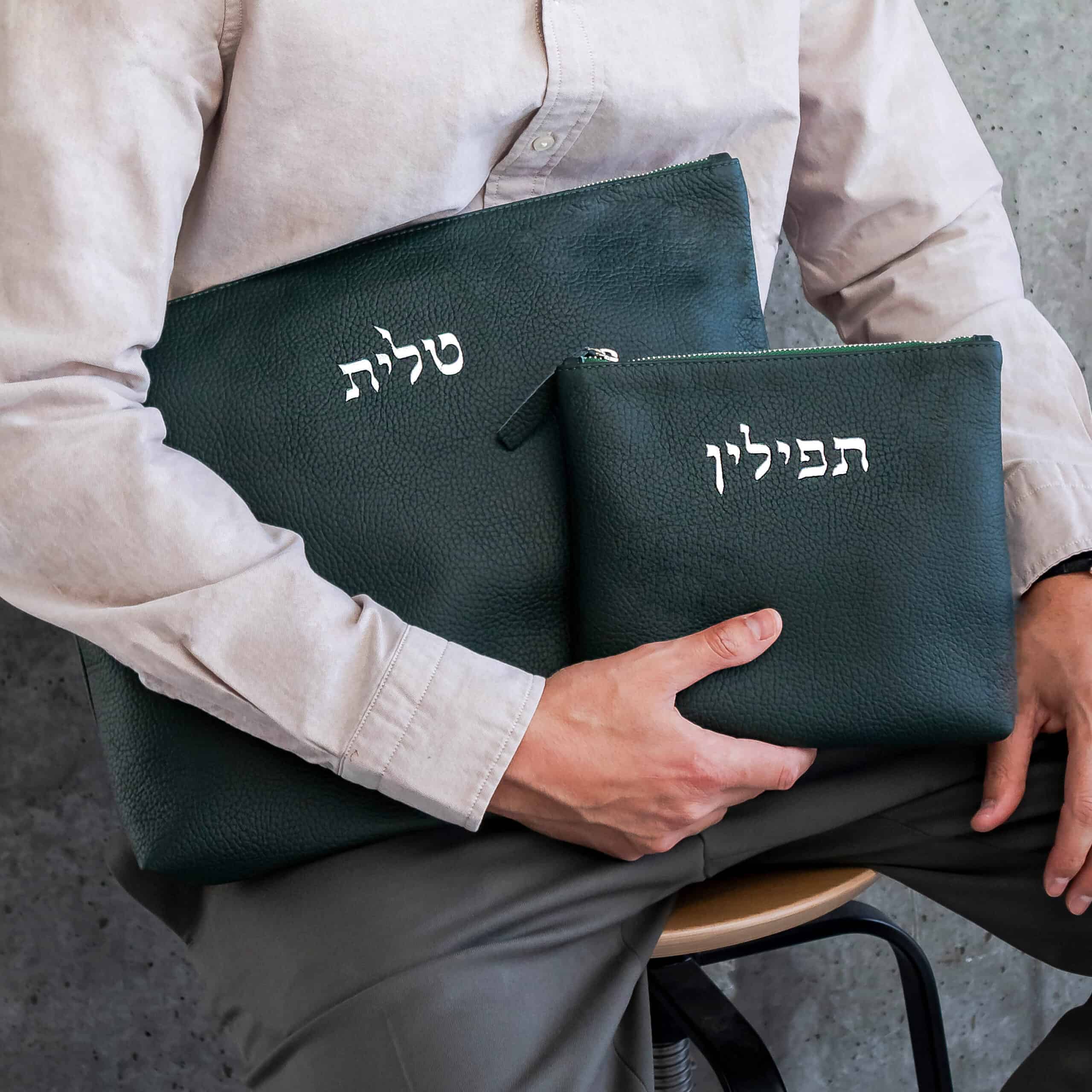 תיקים מעוצבים לטלית ותפילין מעור | ביתן המלכים