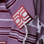 ⁦טלית צמר מהודרת דגם גאומטרי בורגונדי⁩ – תמונה ⁦3⁩