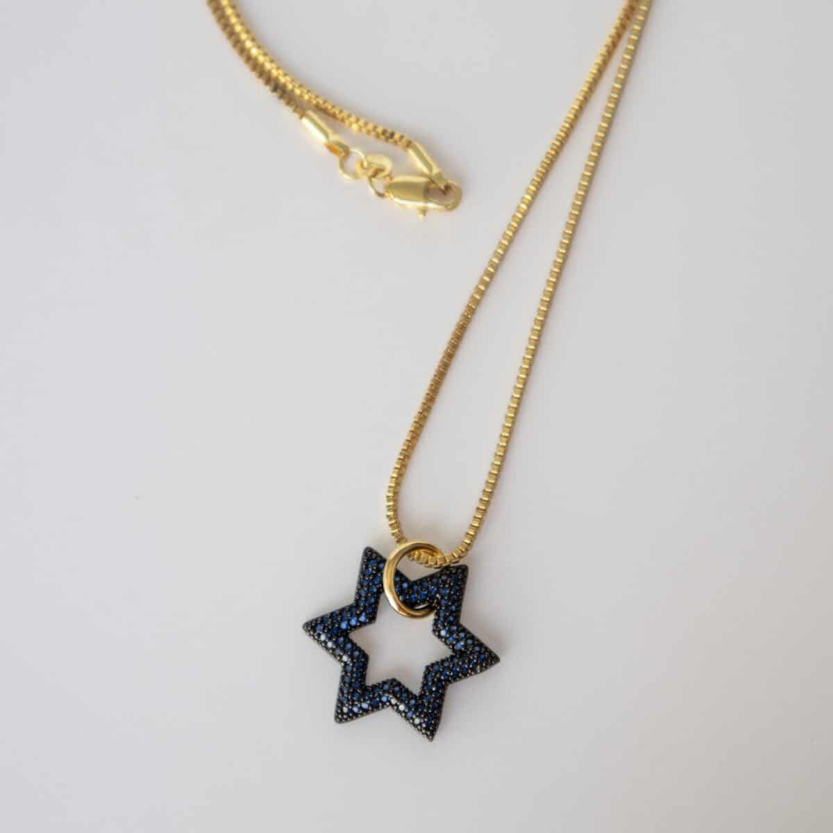 שרשרת עם תליון ״מגן דוד״ מעוצב לגבר - זהב וכחול משובץ - מתנה מיוחדת | ביתן המלכים