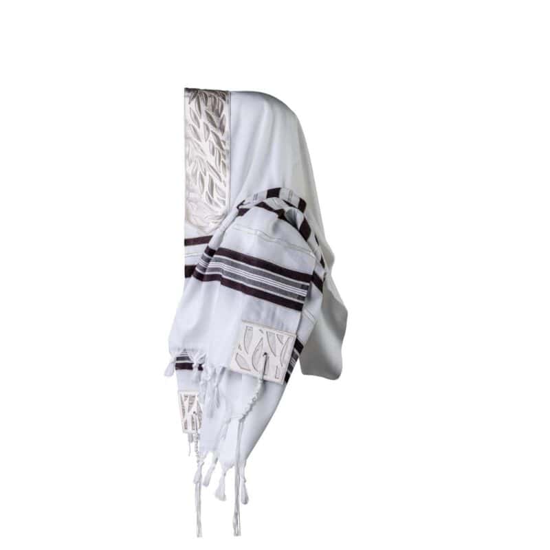 טלית צמר מהודרת דגם עלים גוון קרם - טליתות לחתנים לחתונה | ביתן המלכים