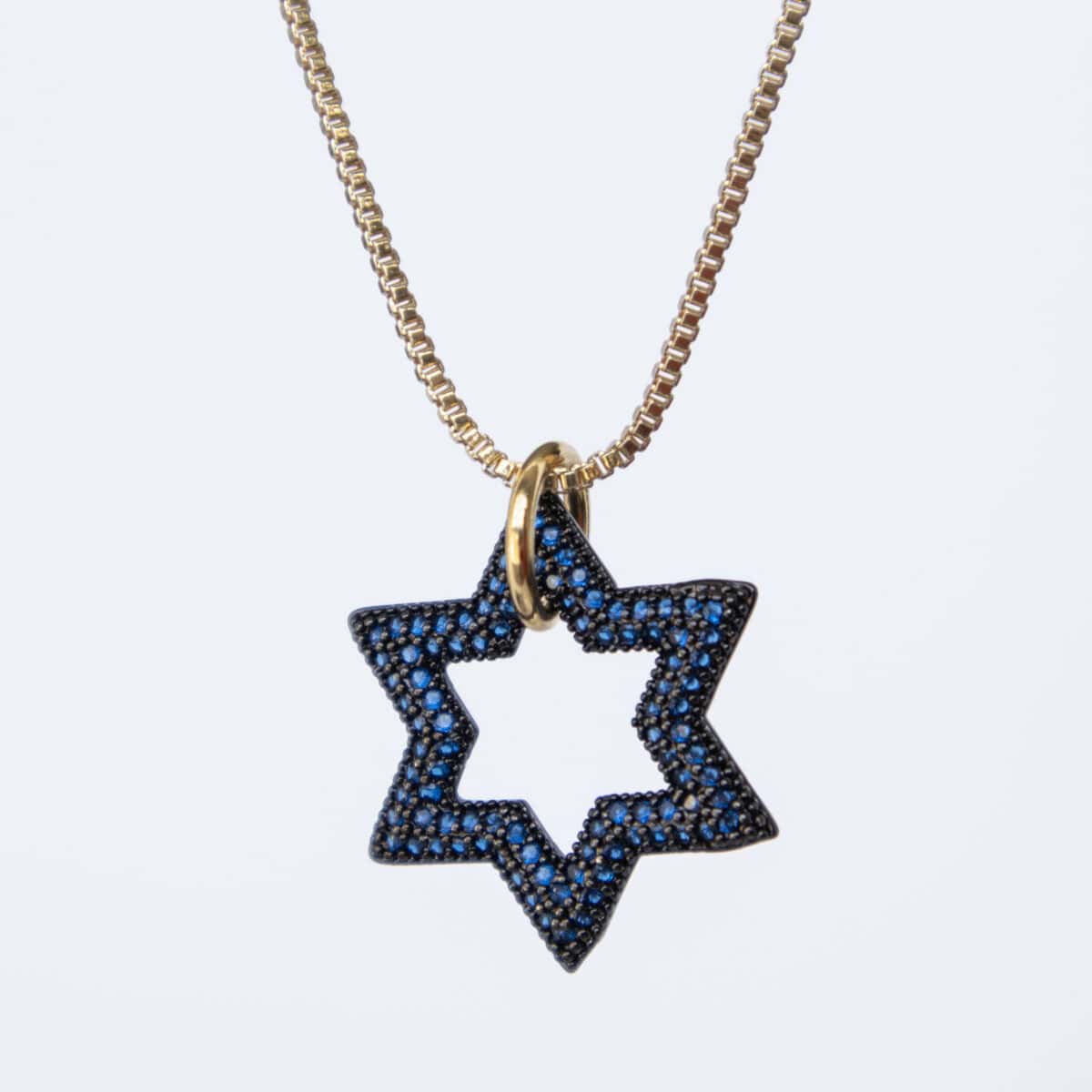 שרשרת עם תליון ״מגן דוד״ מעוצב לגבר - זהב וכחול משובץ - מבט נוסף - שרשראות לגברים בעיצוב מודרני | ביתן המלכים