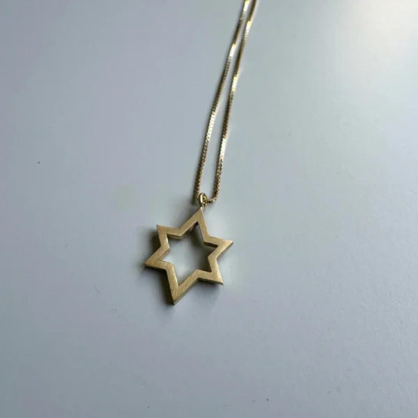 שרשרת מגן דוד כוכב בעיצוב גיאומטרי - כסף או זהב 14 קארט בעבודת יד | ביתן המלכים