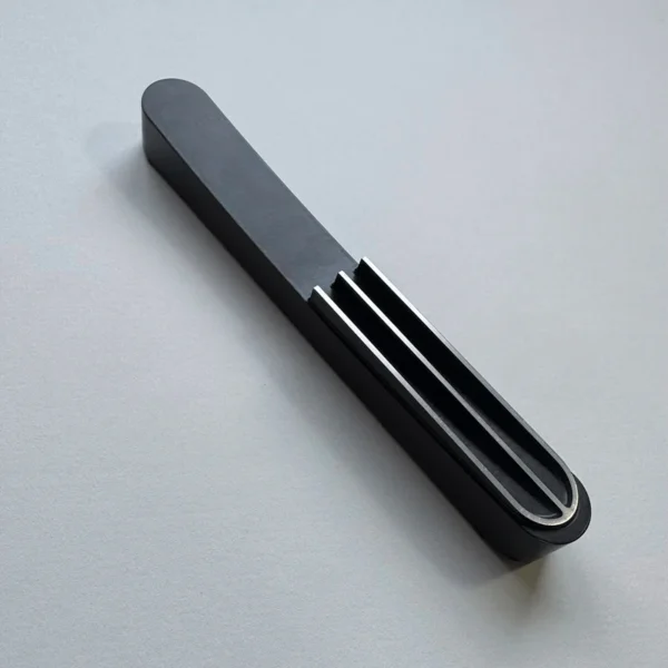 מזוזה מעוצבת מאלומיניום דגם גל ש' ארוכה - מזוזות מעוצבות לכניסה לבית | ביתן המלכים