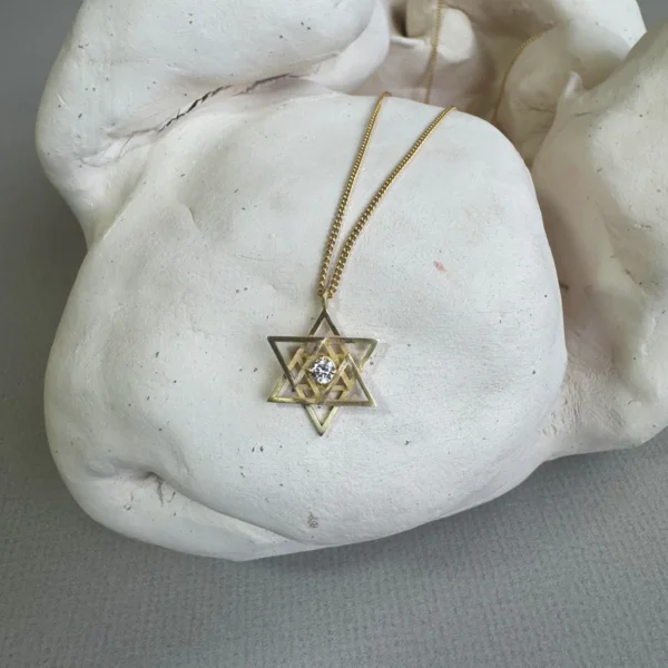 שרשרת מגן דוד ויהלום מעבדה 0.11 קארט - זהב 14 קארט בעבודת יד | ביתן המלכים