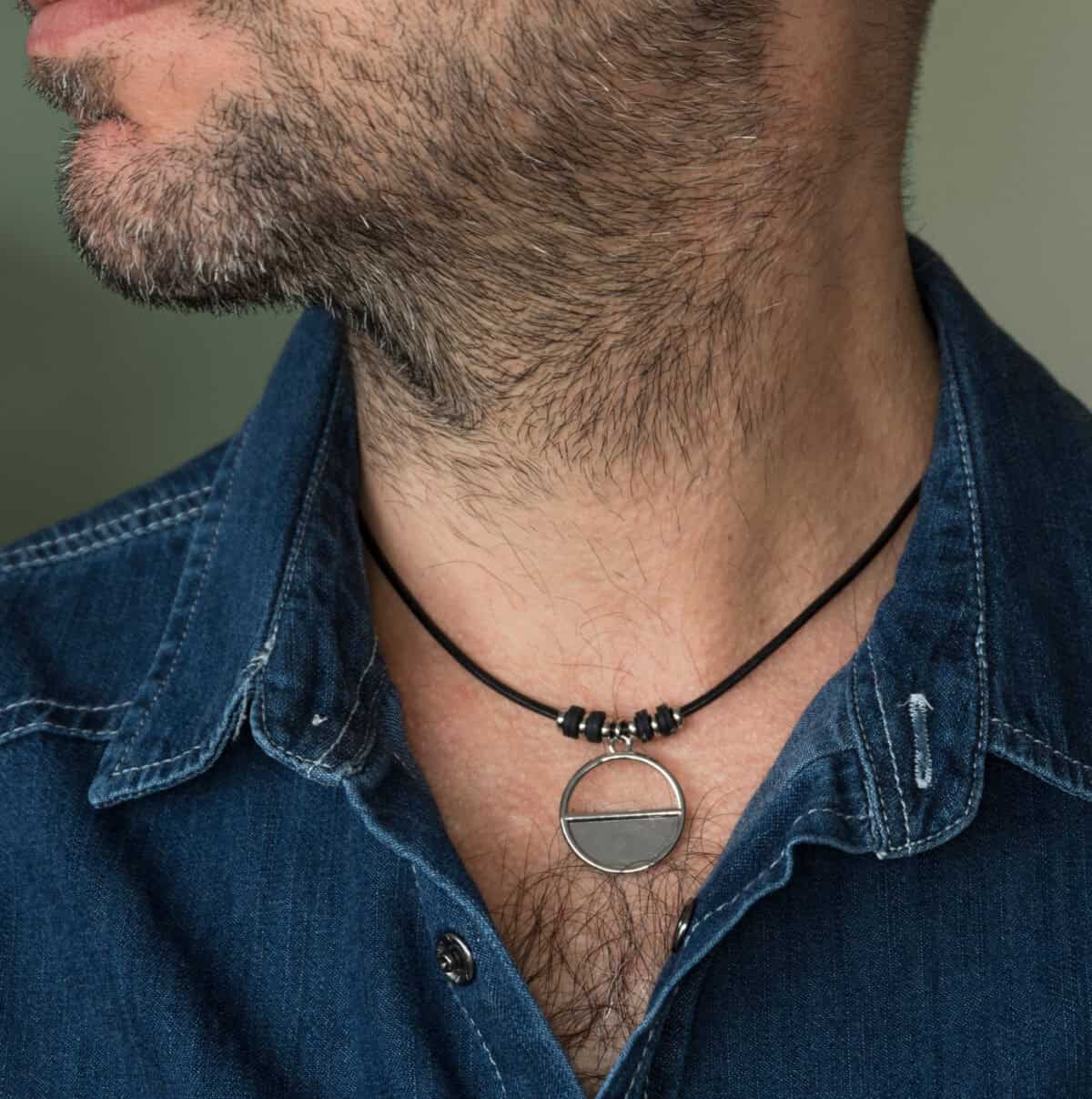 צ׳וקר אדי - צ׳וקר עור גיאומטרי לגבר - מבט על העיצוב - פריטי עיצוב ומתנות מקוריות | ביתן המלכים