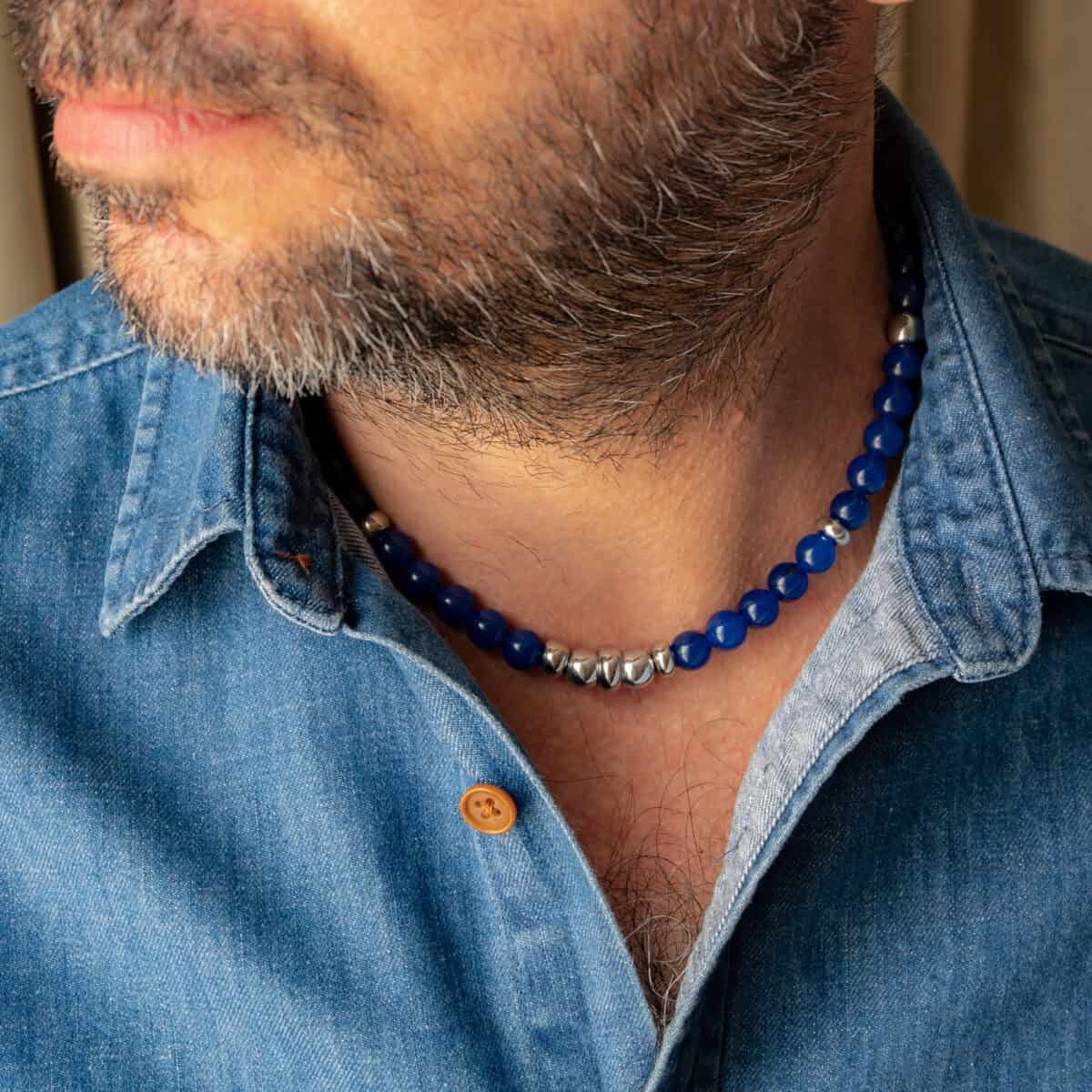 שרשרת גיא : שרשרת צ׳וקר חרוזים כחולים - פרט מקרוב - שרשראות לגברים בעיצוב מודרני | ביתן המלכים